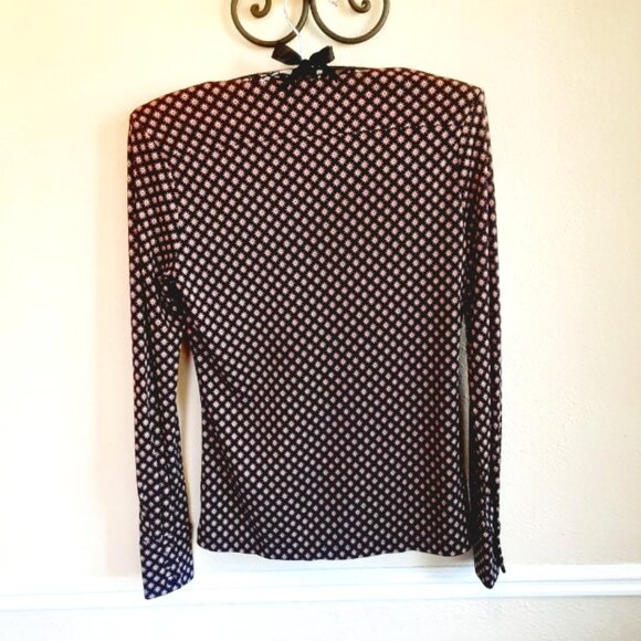 Ann Taylor Fitted Black & Rose V Neck Blouse XSP - Picture 4 of 12